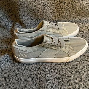 Blowfish Casual Slip-On Sneakers in Light Gray